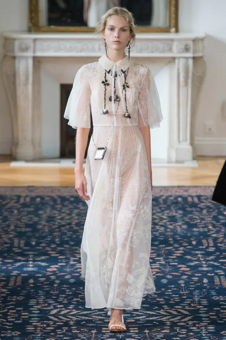 Valentino · Spring 2017 Ready To Wear